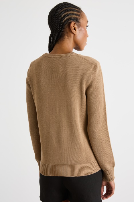 Maglia con ampio scollo