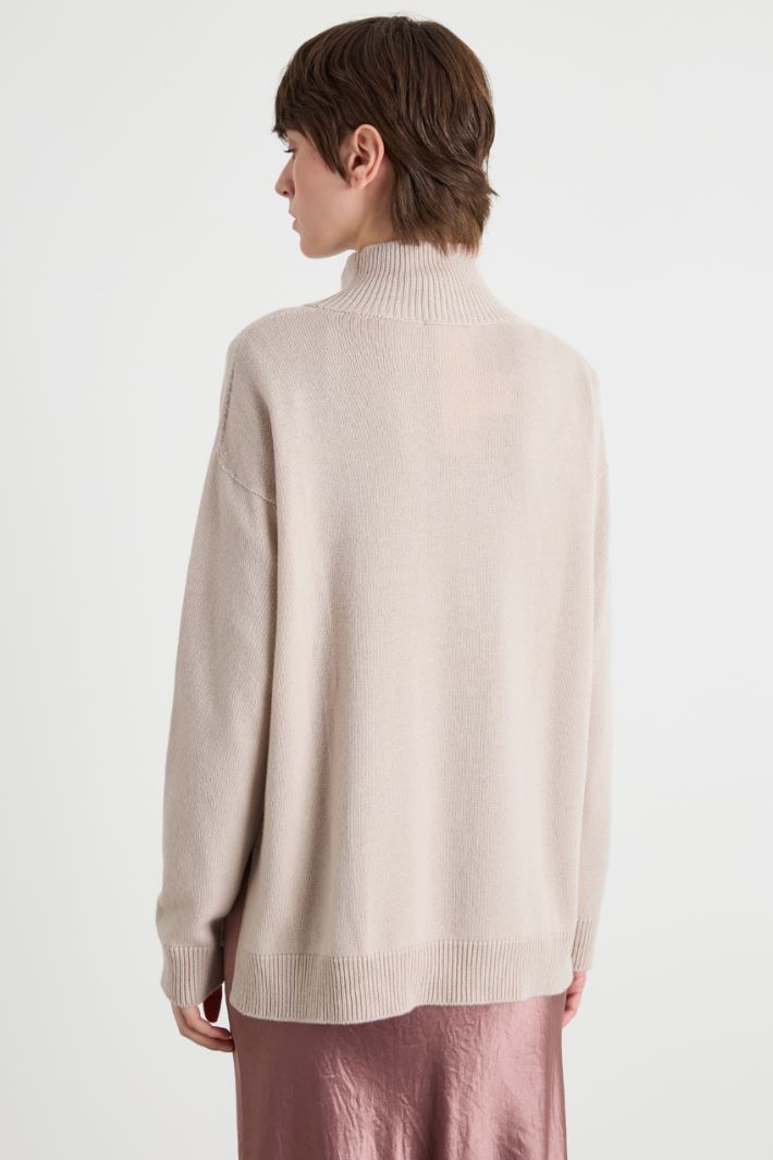 Oversized roll-neck jumper Intrend - 4