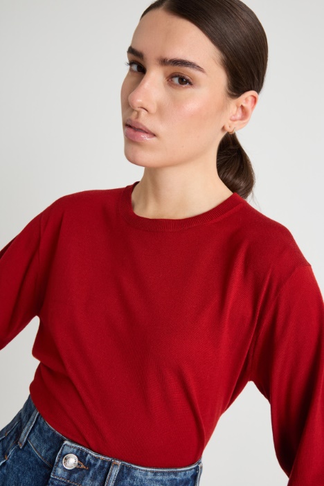 Maglia girocollo con maniche a spalla scesa