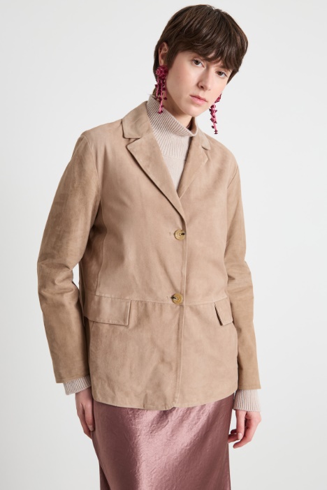 Single-breasted suede jacket with seams and topstitching Intrend