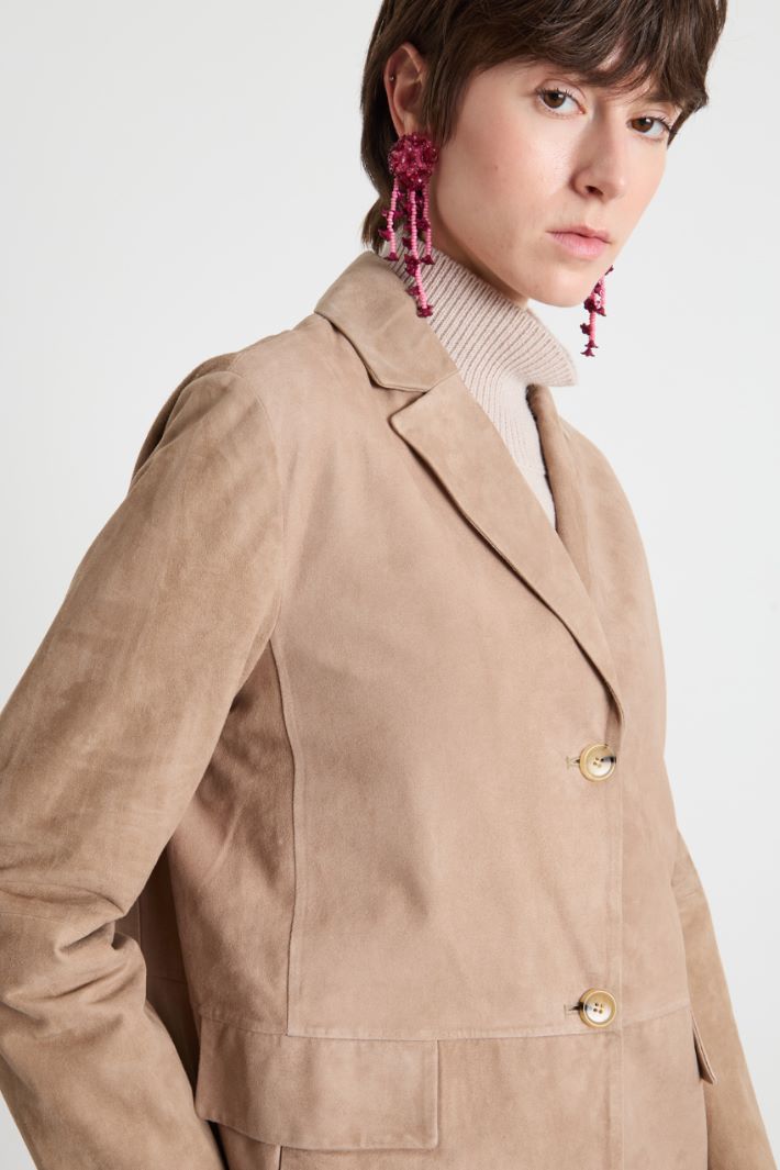 Single-breasted suede jacket with seams and topstitching Intrend - 3