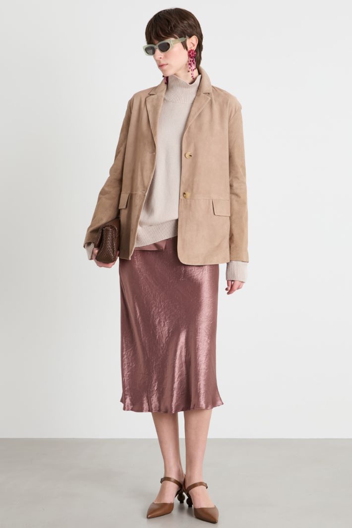 Single-breasted suede jacket with seams and topstitching Intrend