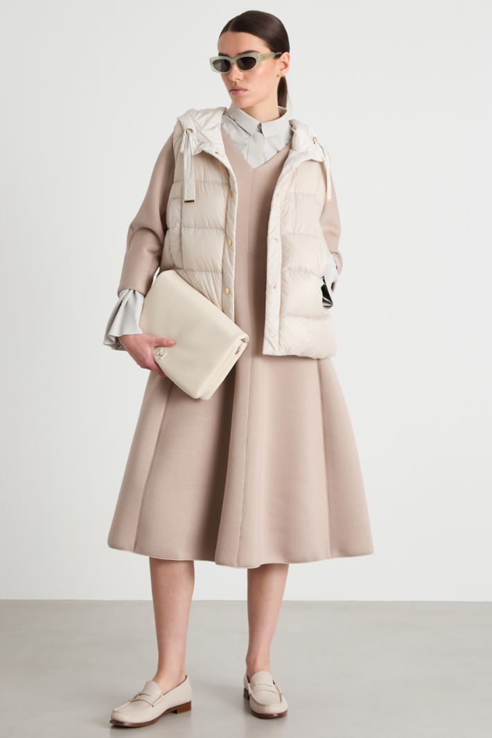 Abito a V in jersey accoppiato Intrend