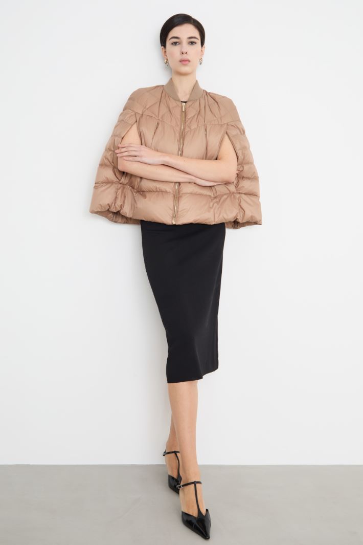 Mantella corta in tela antigoccia trapuntata Intrend