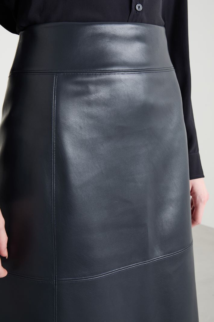 Coated fabric skirt Intrend - 3