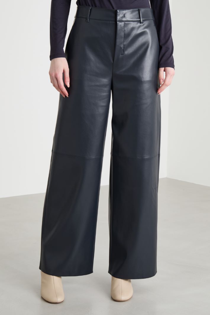 Wide-leg trousers in coated fabric Intrend - 2
