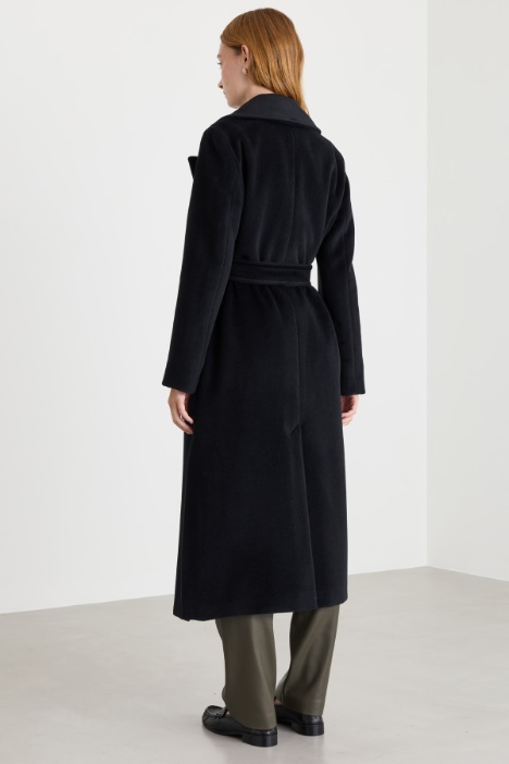 Cappotto in panno di pura lana con maxi rever