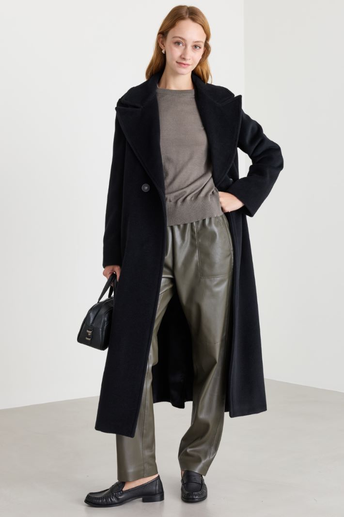 Wide Lapel Coat - BLACK - Intrend