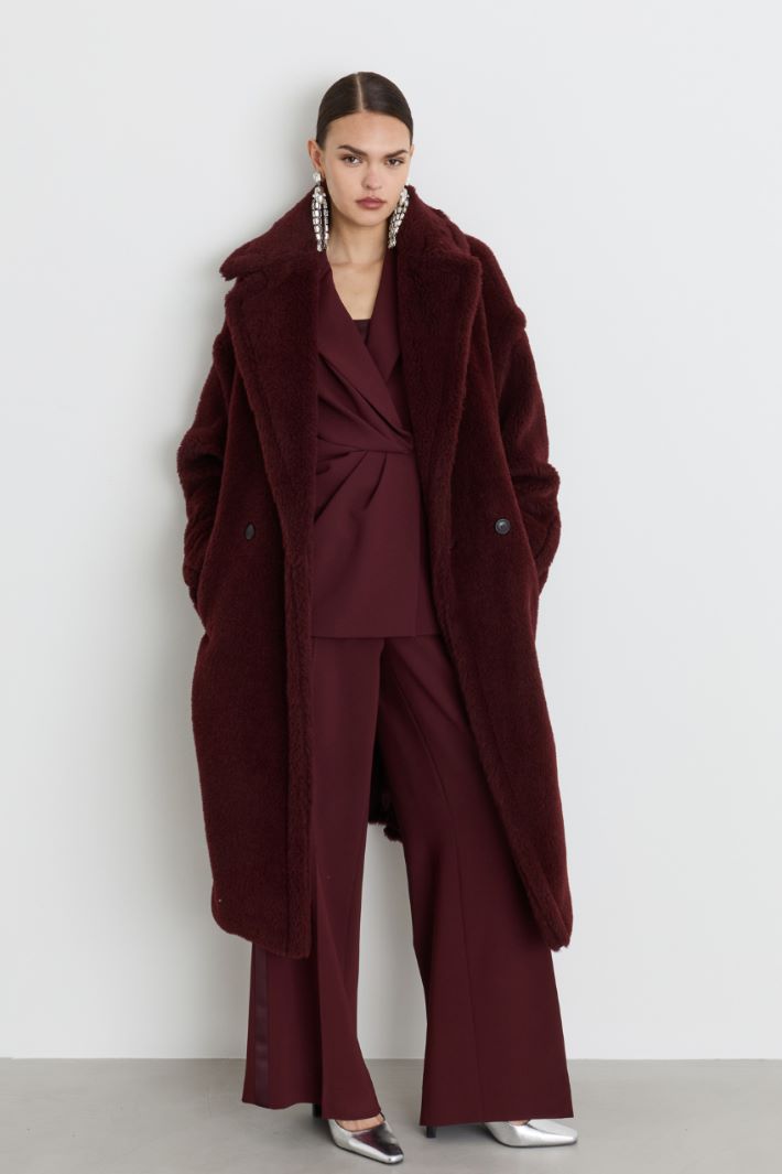 Cappotto doppiopetto in tessuto morbido e caldo - BORDEAUX - Intrend - 2