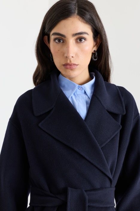 Cappotto con cintura