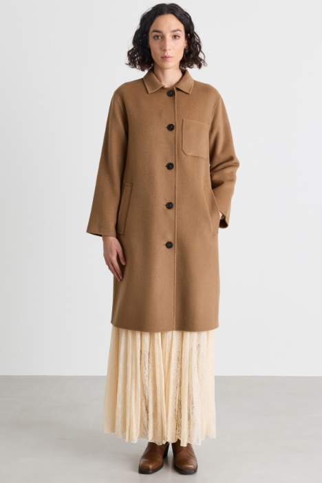 Cappotto con tasche multiple