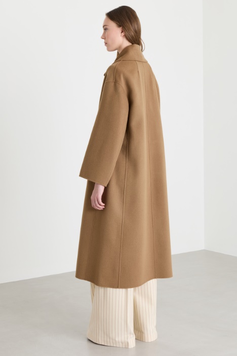 Cappotto doppiopetto con cintura