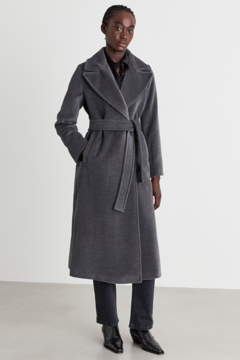 Cappotto in pura lana con maxi rever