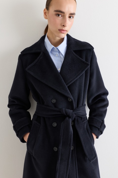 Cappotto doppiopetto in lana con alamari