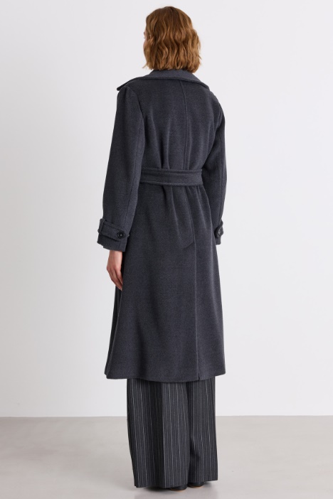 Cappotto doppiopetto in lana con alamari