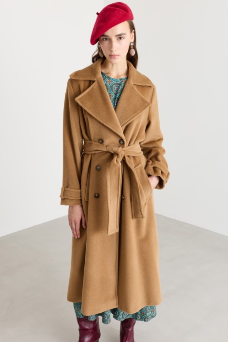 Cappotto doppiopetto in lana con alamari