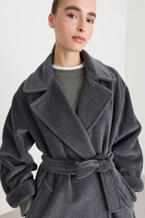 Cappotto doppiopetto in beaver di pura lana vergine