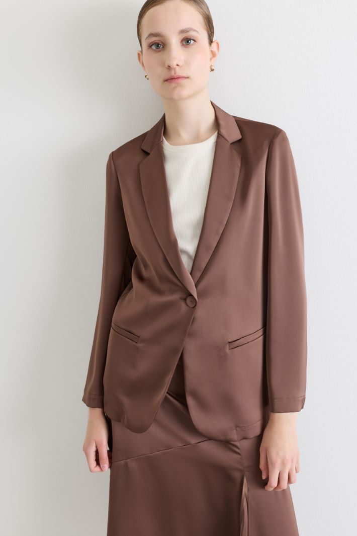 Flowing satin blazer - BROWN - Intrend - 2