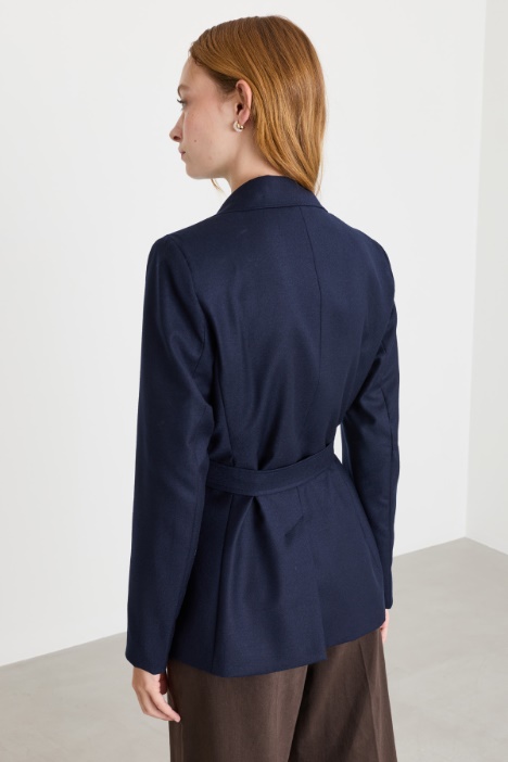 Blazer in flanella di lana con cintura