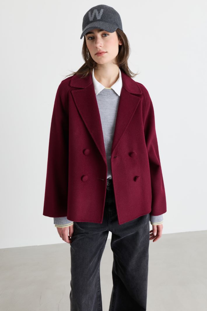 Short double-breasted wool coat with covered buttons - BORDEAUX - Intrend - 2