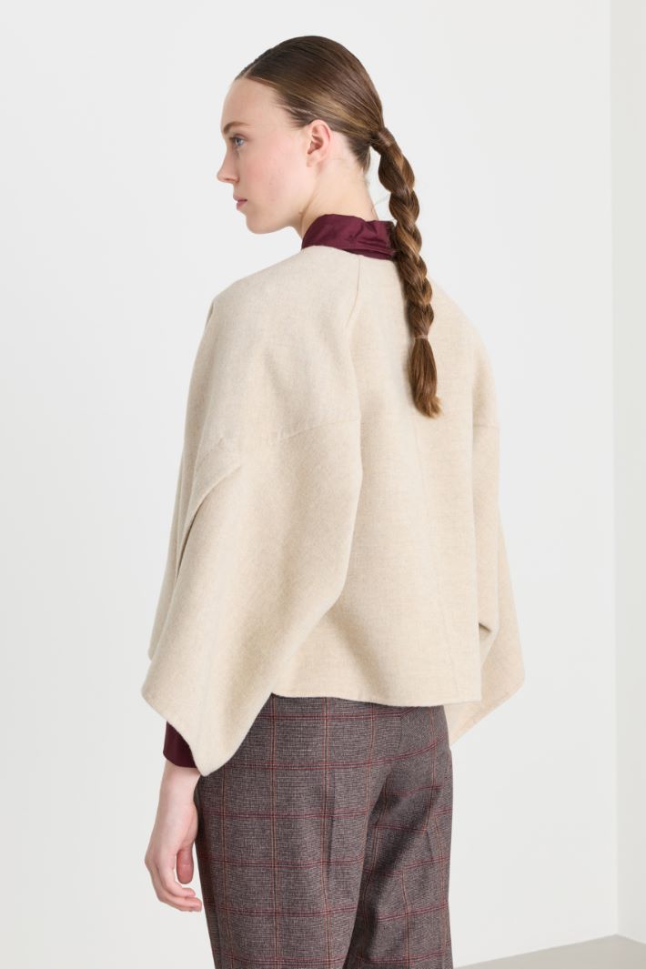 Boxy wool-blend jacket with oversized sleeves - BEIGE - Intrend - 4