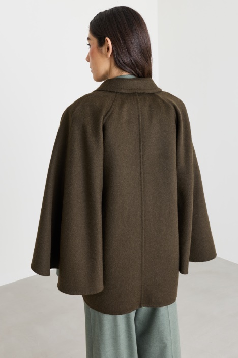 Cappotto in doppio drap di cammello con cintura