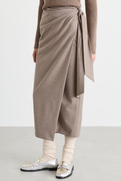 Gonna lunga a portafoglio in foulé di cashmere stretch