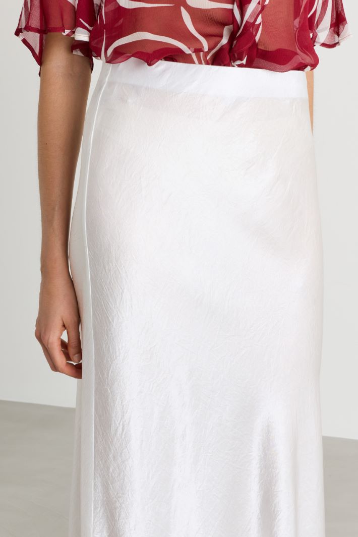 Flowing crinkled satin skirt - WHITE - Intrend - 3