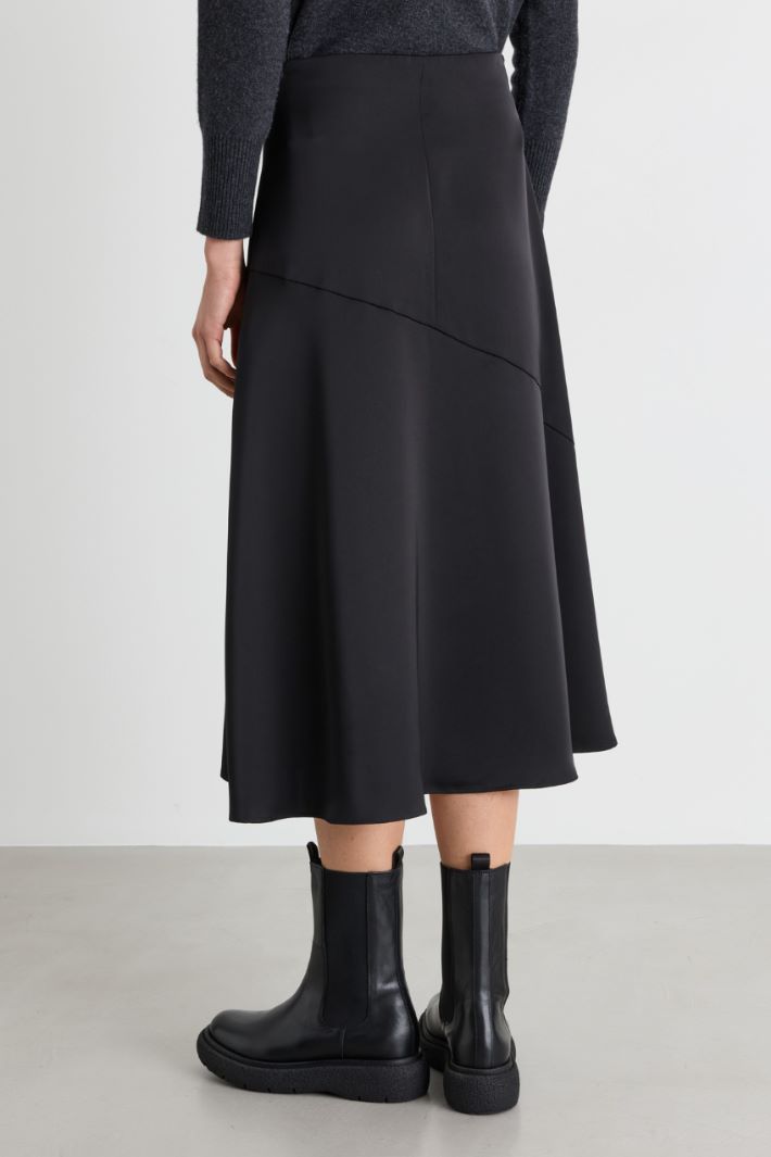 Falda midi de satén - NEGRO - Intrend - 4