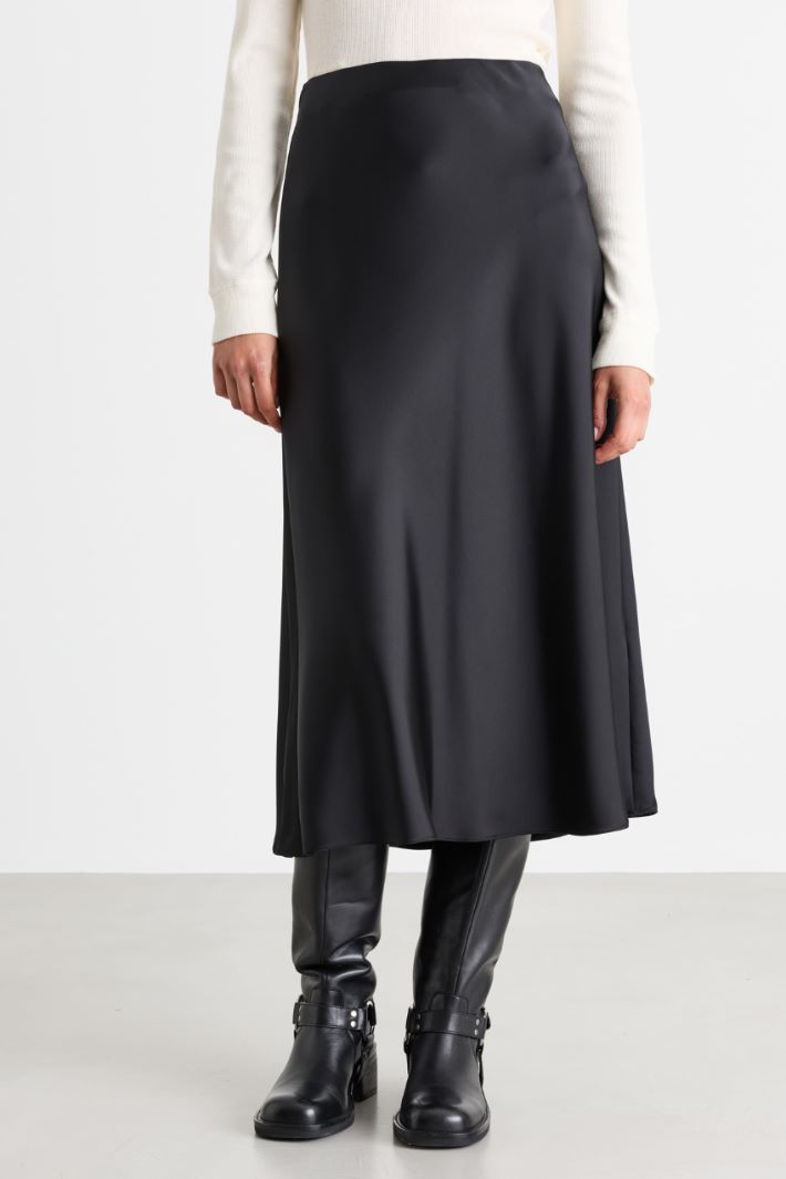 Satin midi skirt - BLACK - Intrend - 2