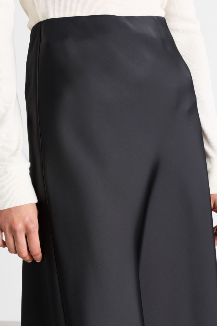 Satin midi skirt - BLACK - Intrend - 3