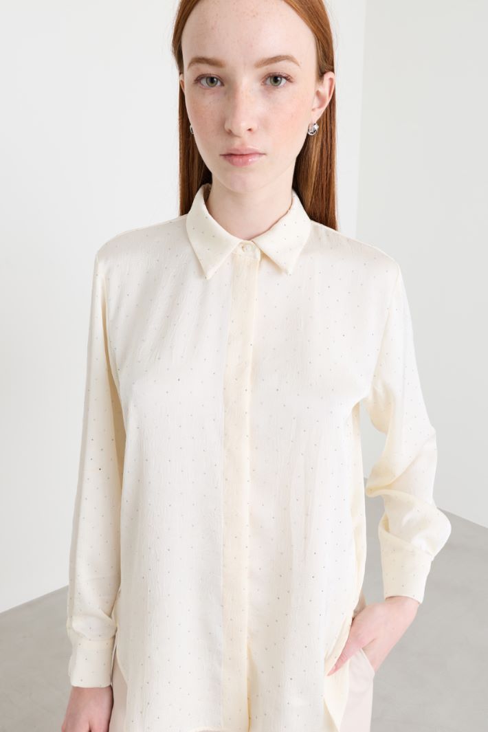 Blusa in raso crinkle con micro-borchie - AVORIO - Intrend - 3