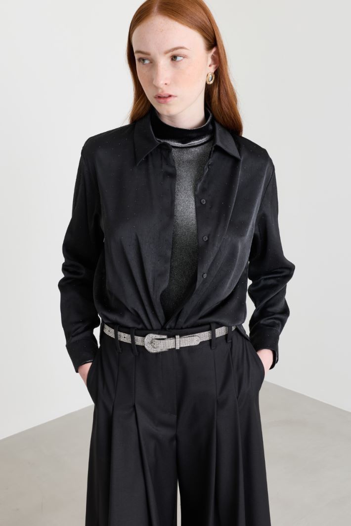 Blusa in raso crinkle con micro-borchie - NERO - Intrend - 2