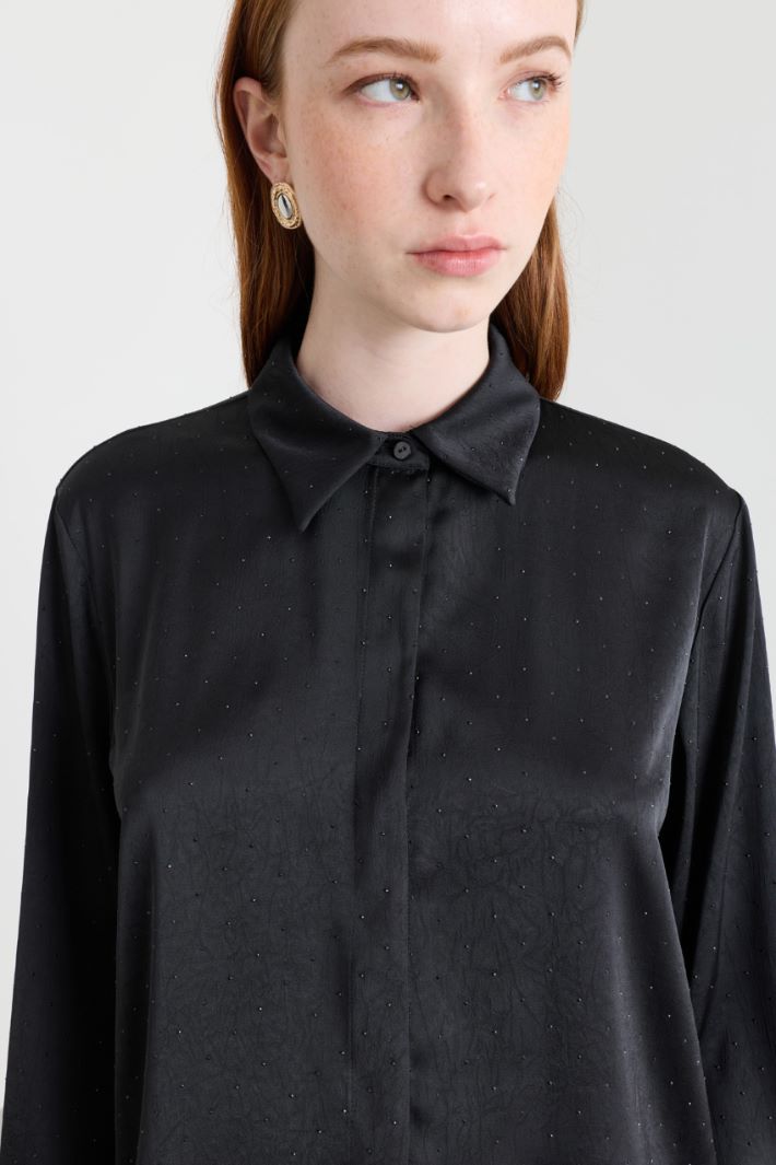 Blusa in raso crinkle con micro-borchie - NERO - Intrend - 3