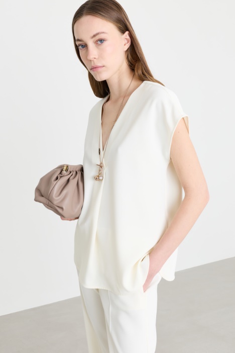 V-neck blouse - Intrend