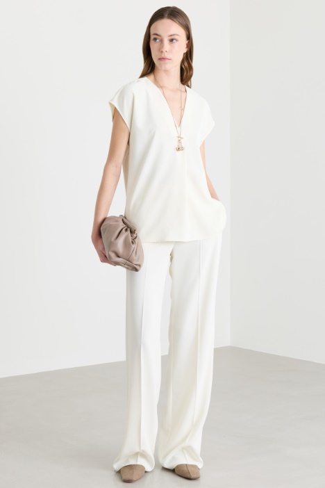 Blusa con escote en V - Intrend