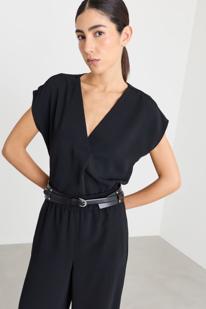 Blusa con scollo a V - NERO - Intrend - 2