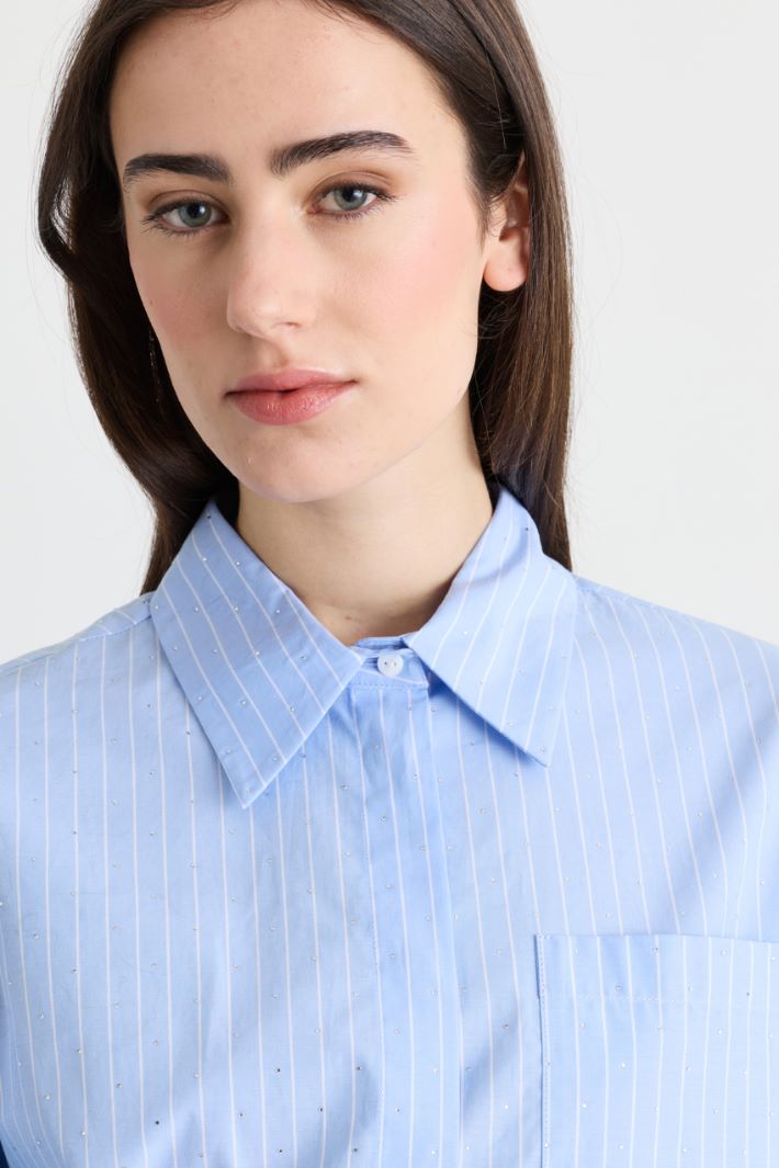 Rhinestone Cropped Shirt - LIGHT BLUE - Intrend - 3