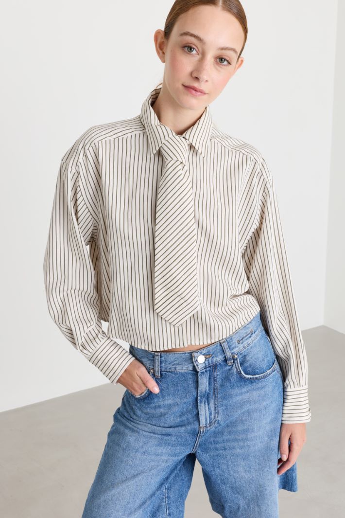 Camicia cropped con cravatta - VERDE - Intrend - 3