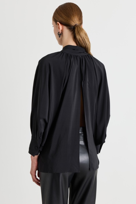 Blusa ampia in pura seta
