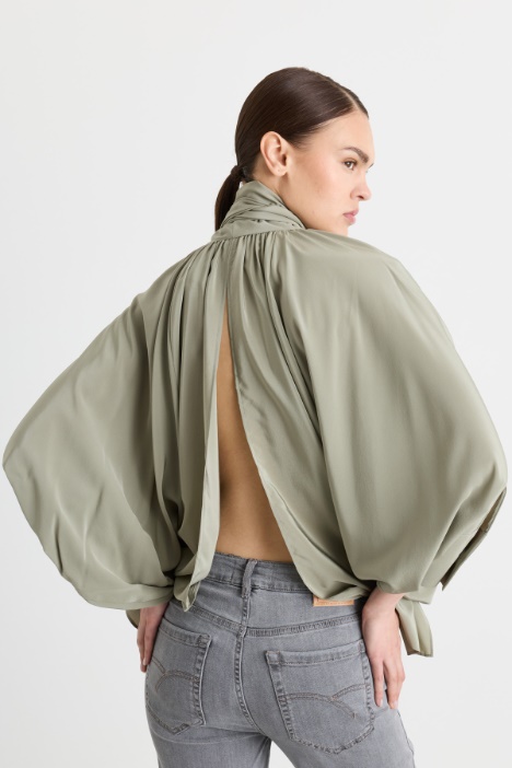 Blusa ampia in pura seta