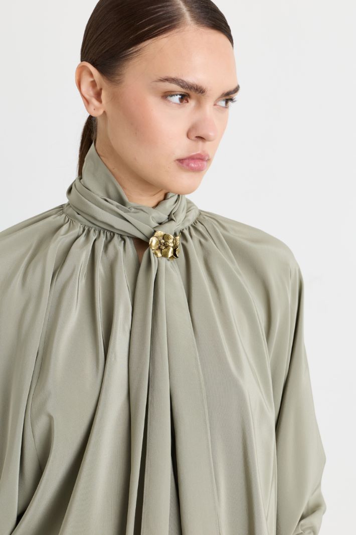 Blusa ampia in pura seta - VERDE - Intrend - 3