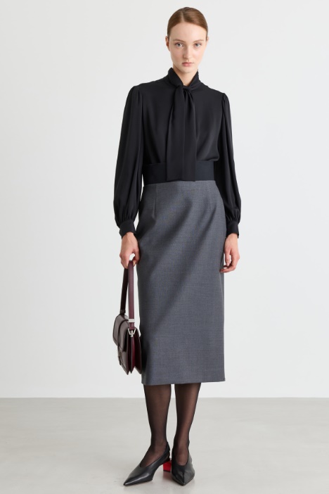 Blusa in charmeuse con collo a foulard - Intrend