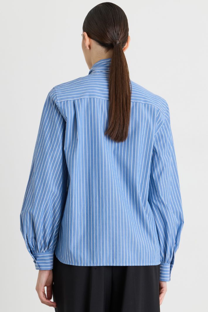 Blusa con collo a foulard - AZZURRO BIANCO - Intrend - 4