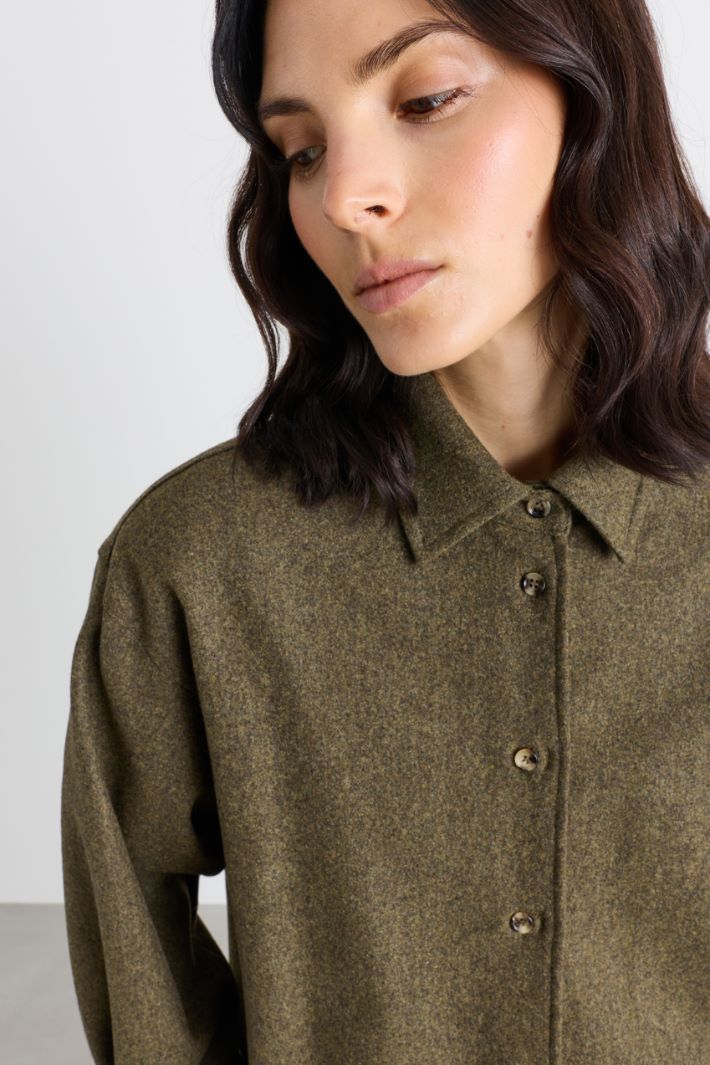Camicia boxy in feltro - VERDE - Intrend - 3