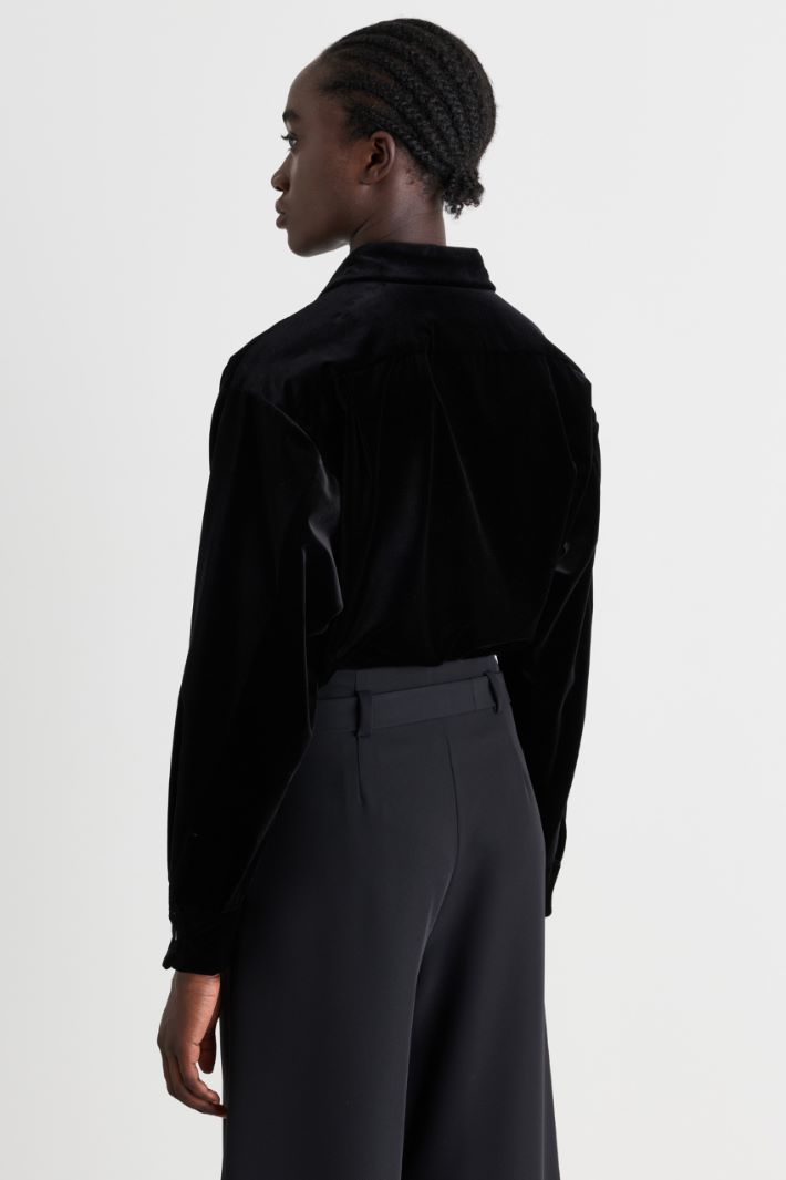 Smooth velvet shirt bodysuit - BLACK - Intrend - 4