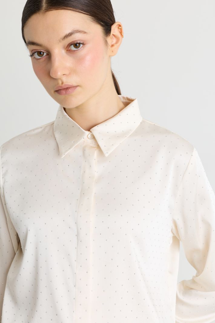 Rhinestone satin shirt - WHITE - Intrend - 3