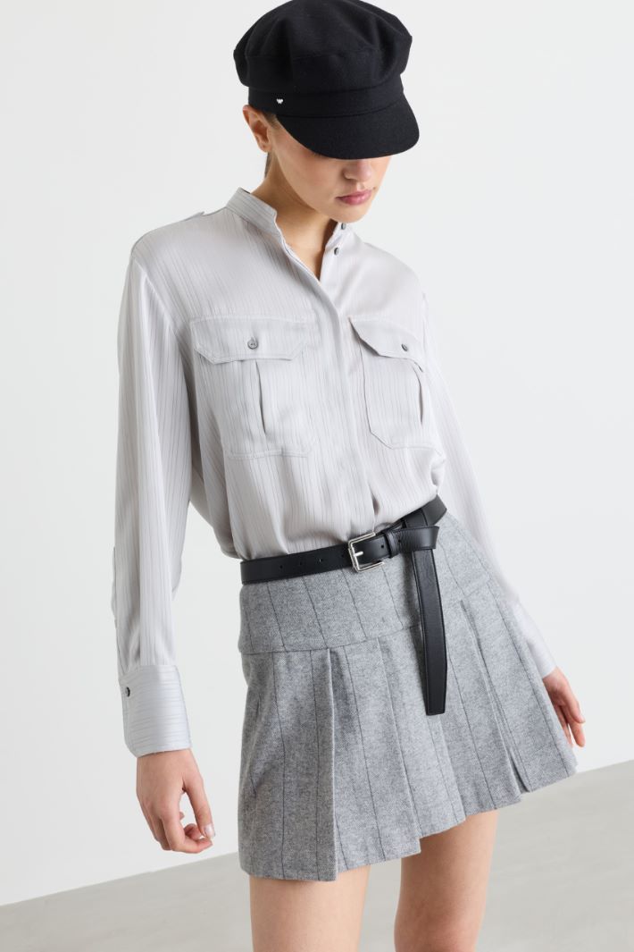 Blusa in raso con collo alla coreana - GRIGIO - Intrend - 2
