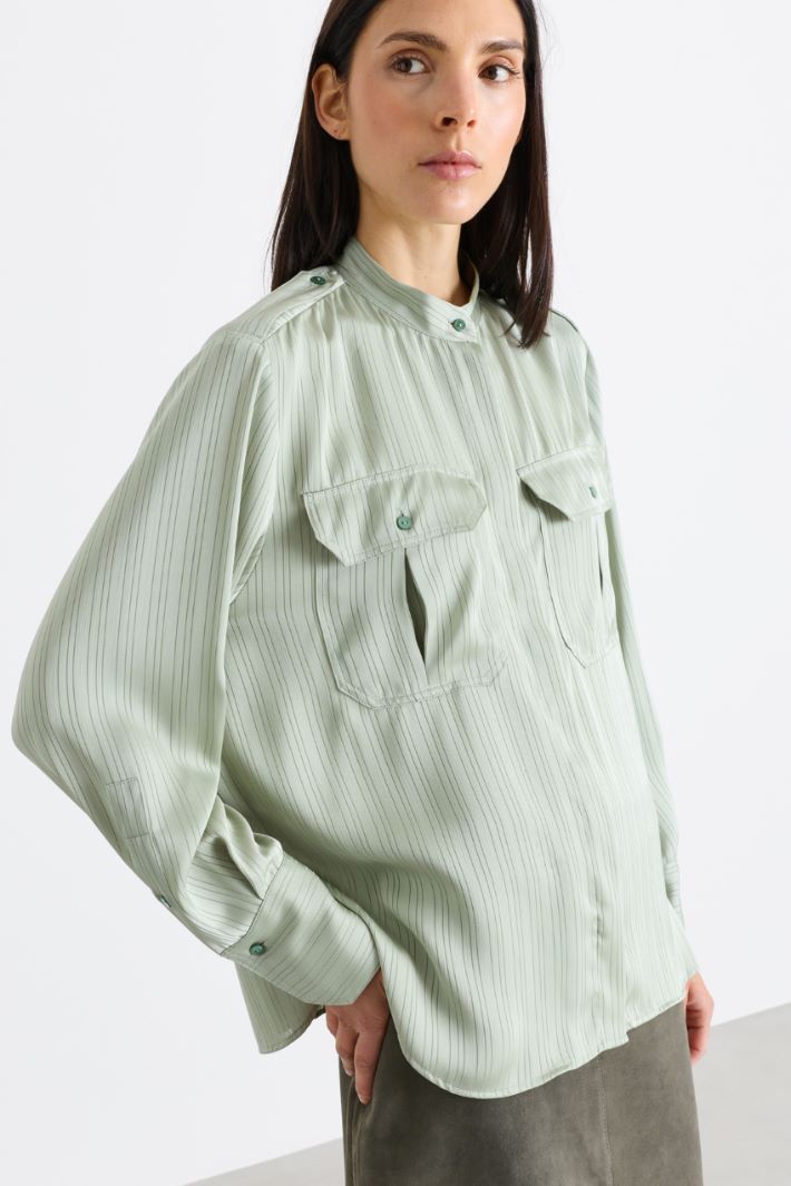 Mandarin Collar Satin Blouse - GREEN - Intrend - 3