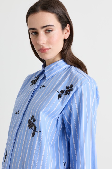 Camicia con ricami